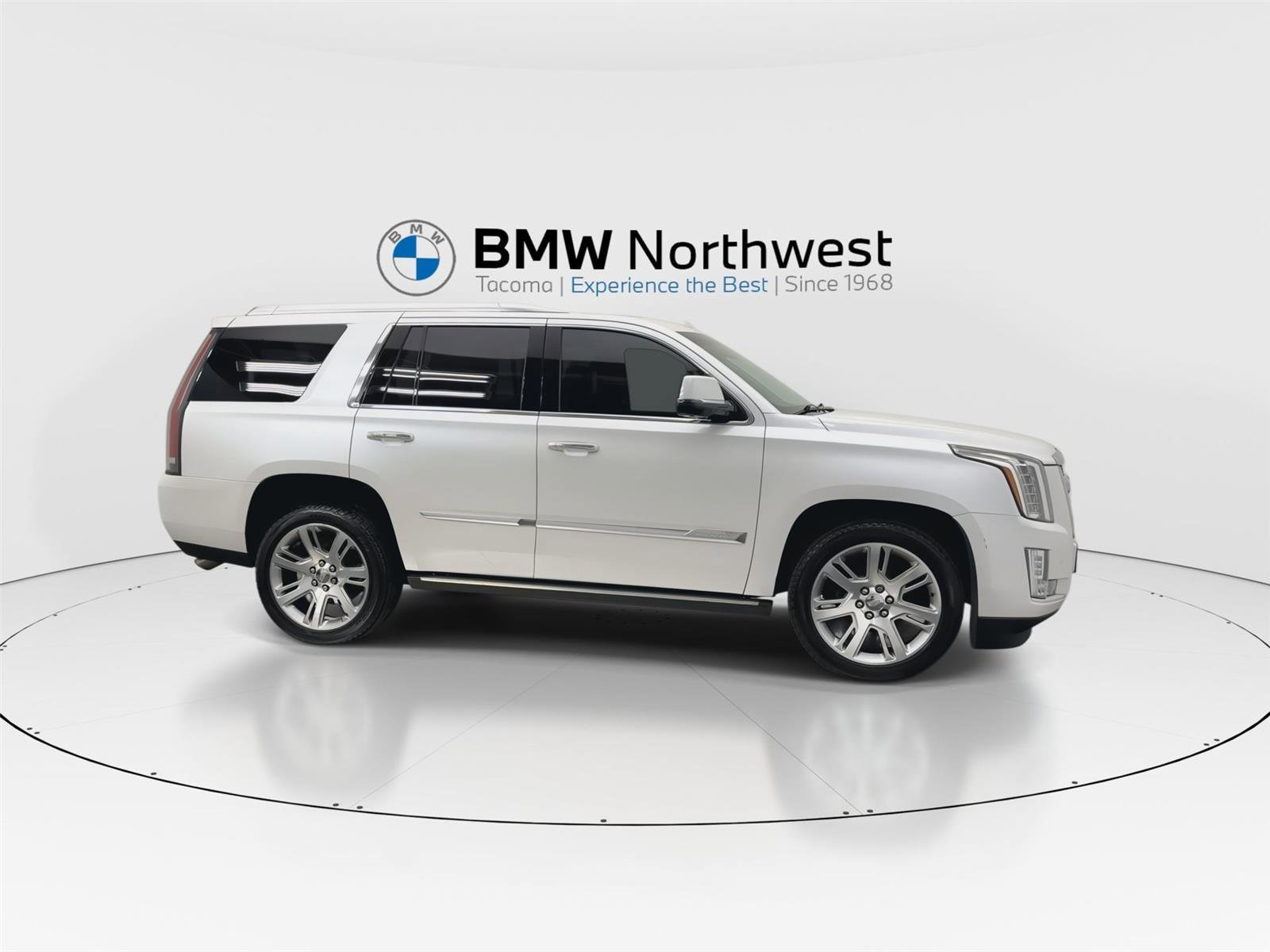 Used 2016 Cadillac Escalade Premium AWD/4WD image 5