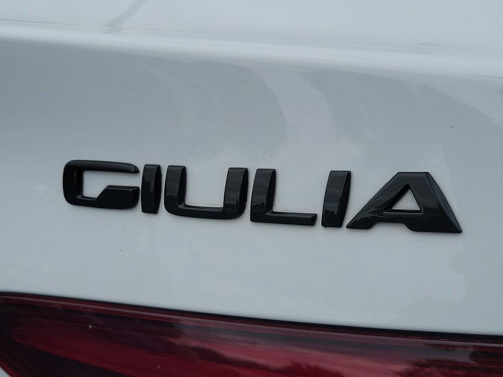 Used 2021 Alfa Romeo Giulia Ti Sport RWD image 8
