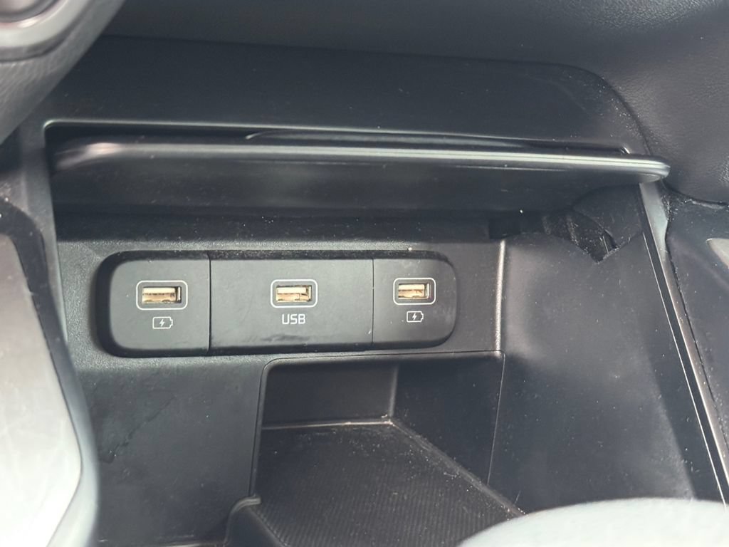 Used 2023 Kia Sorento LX AWD/4WD image 22