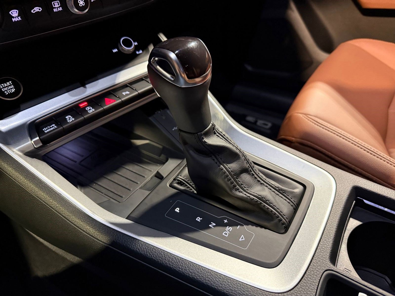 Certified 2025 Audi Q3 2.0T Premium w/ Convenience Package image 26