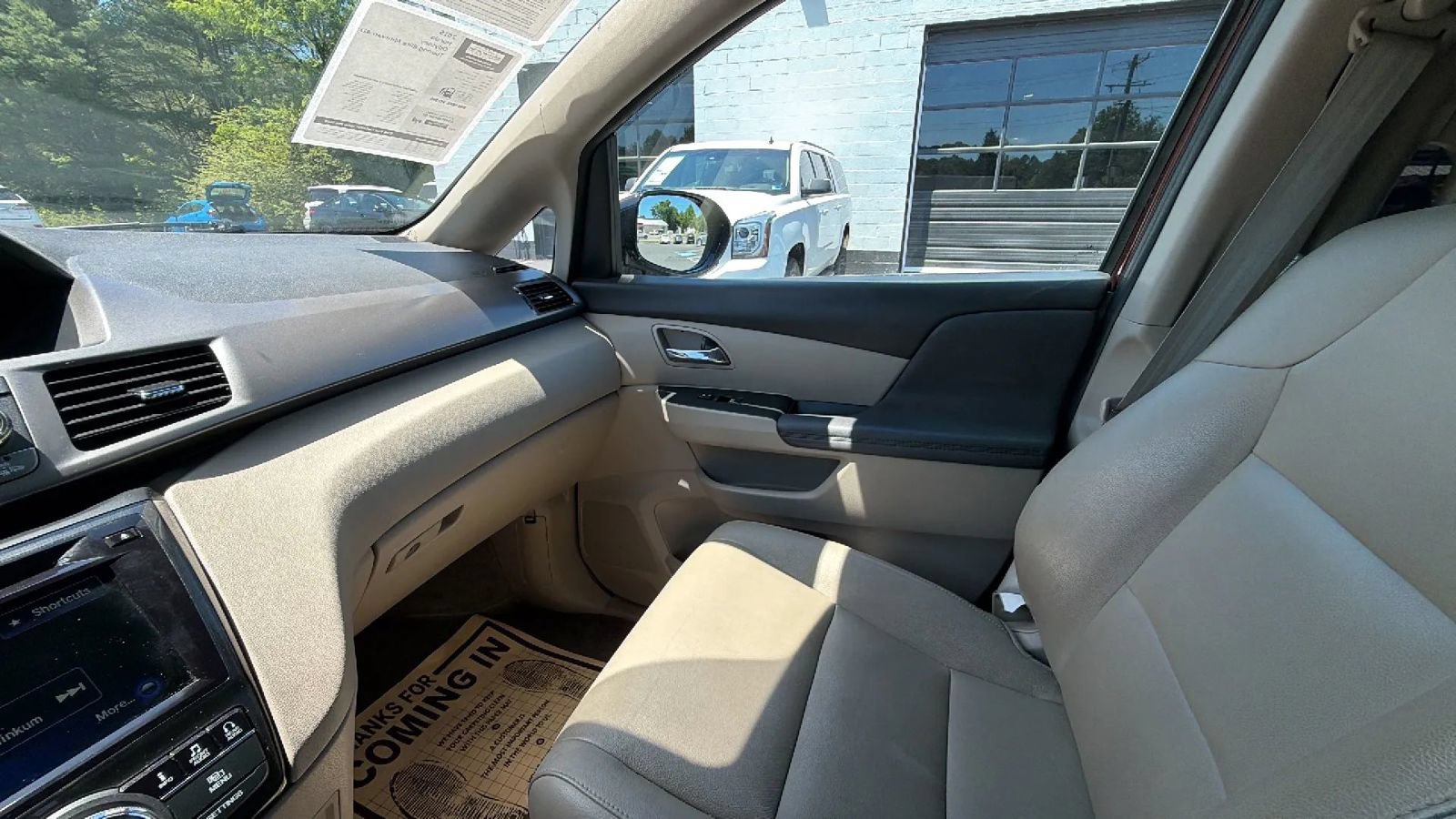 Used 2015 Honda Odyssey Touring Elite image 32