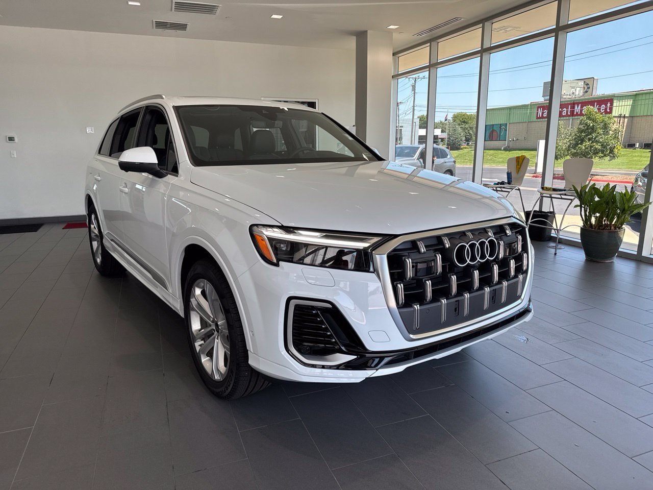 Certified 2026 Audi Q7 2.0T Premium Plus AWD/4WD image 2