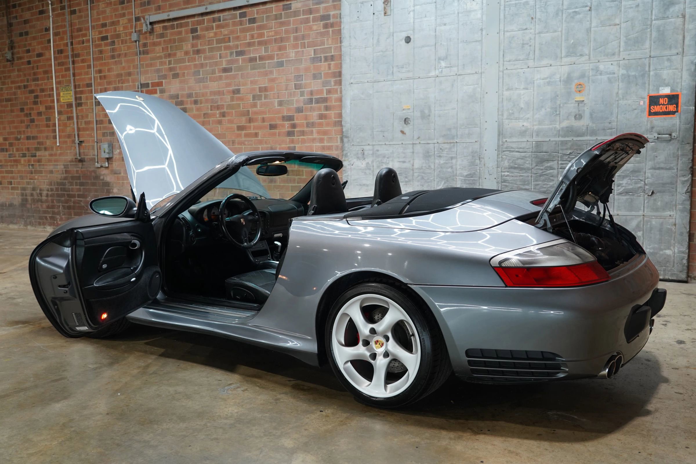 Used 2005 Porsche 911 Carrera 4S image 39