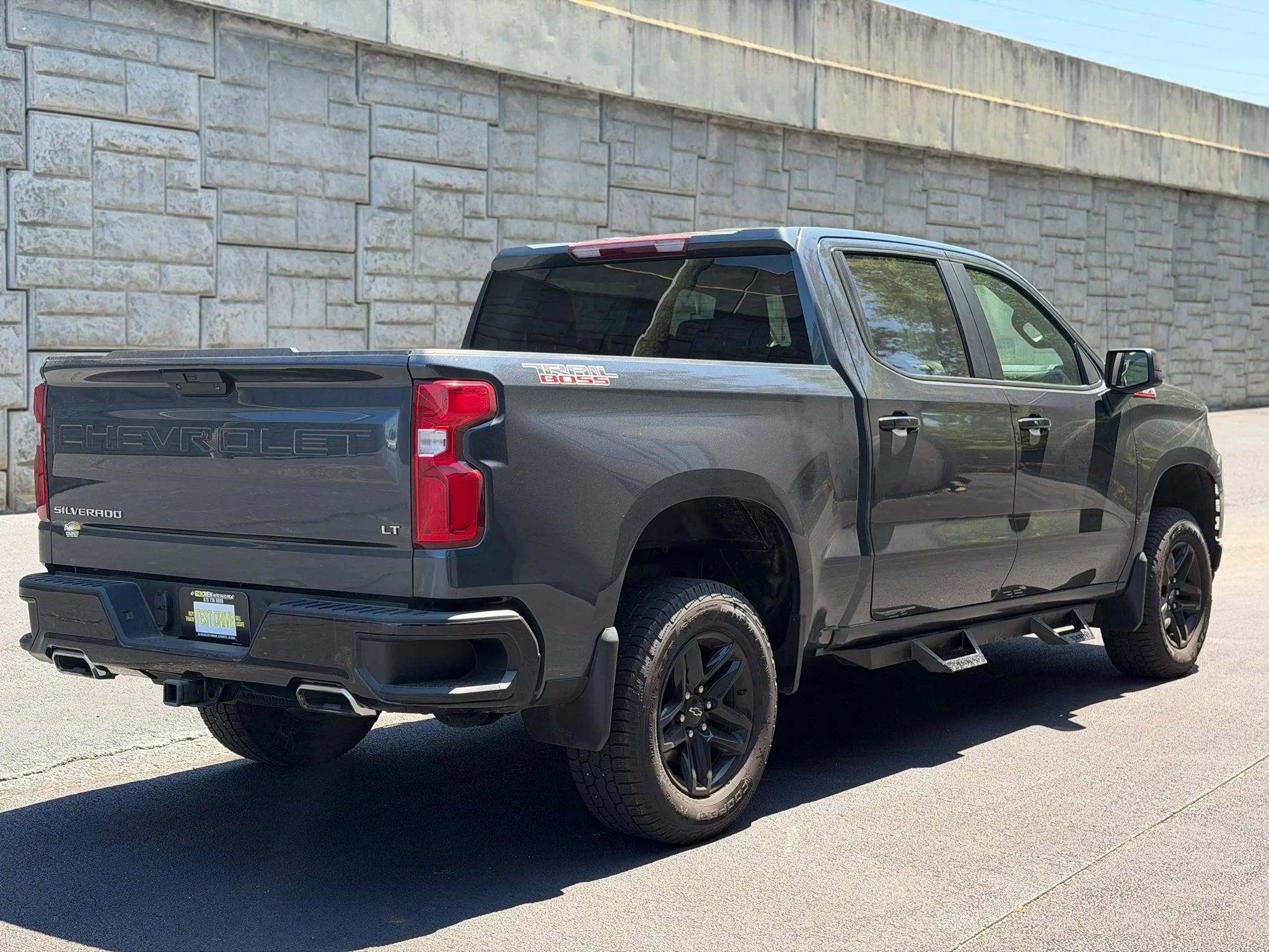 Used 2022 Chevrolet Silverado 1500 LT Trail Boss AWD/4WD image 7
