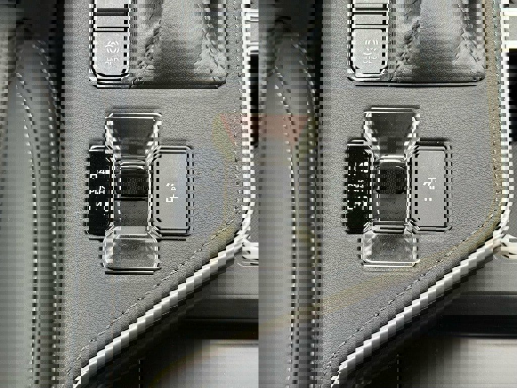 Used 2025 Lexus GX 550 w/ Accessory Package (2T) image 28