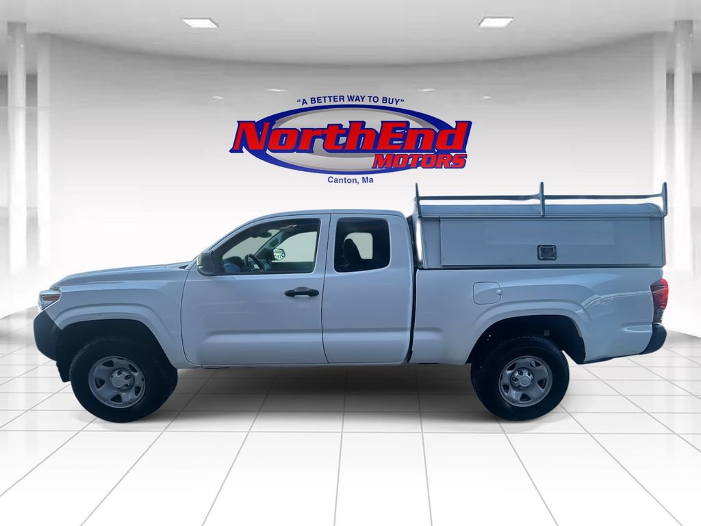 Used 2018 Toyota Tacoma SR image 6