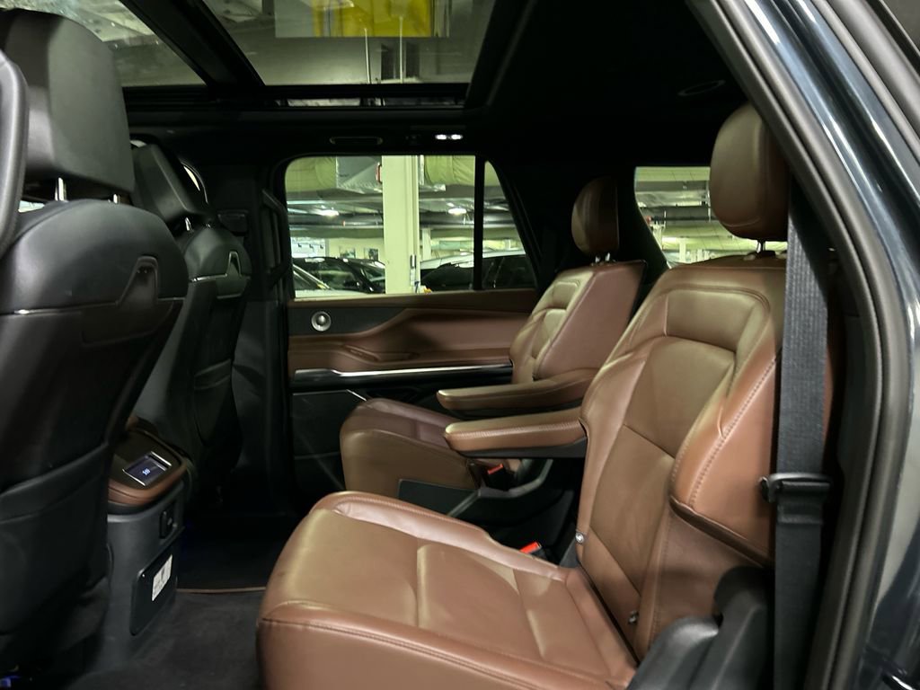 Used 2026 Lincoln Navigator L Reserve AWD/4WD image 23