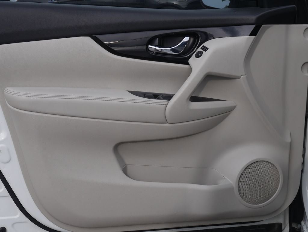 Used 2020 Nissan Rogue Sport SV FWD image 27