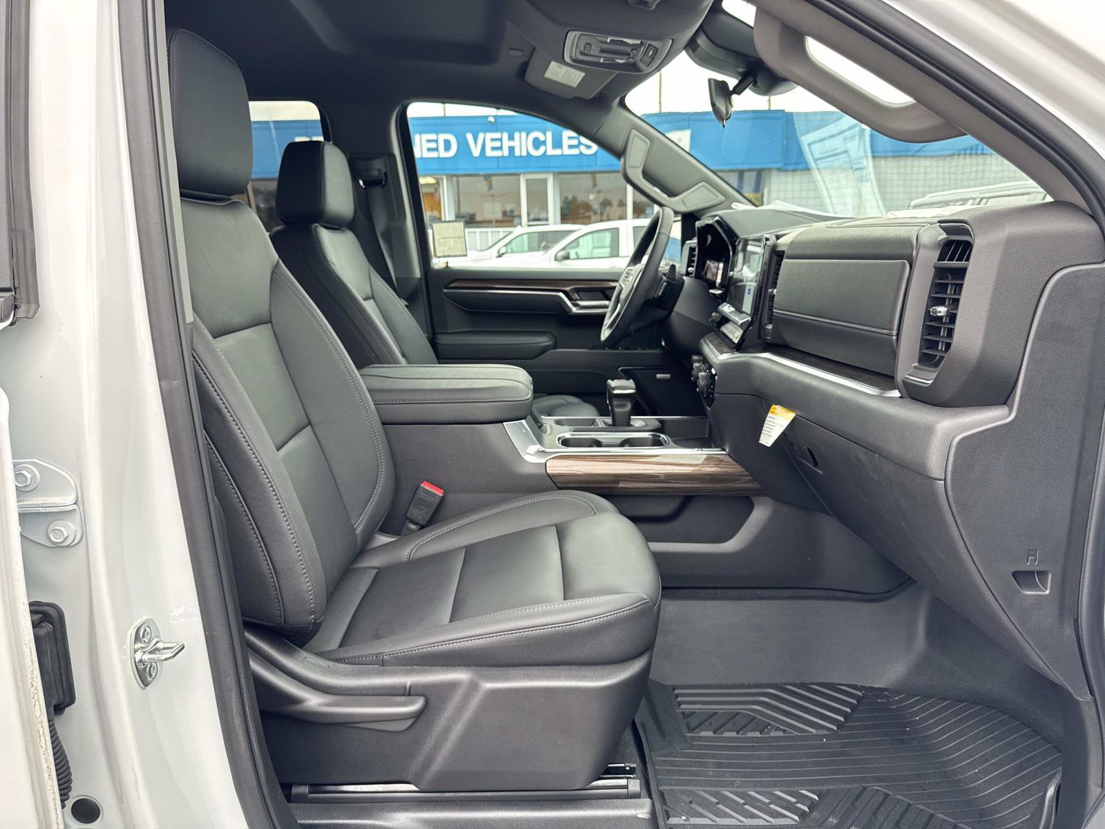 Used 2025 Chevrolet Silverado 1500 LT Trail Boss w/ Convenience Package II image 25