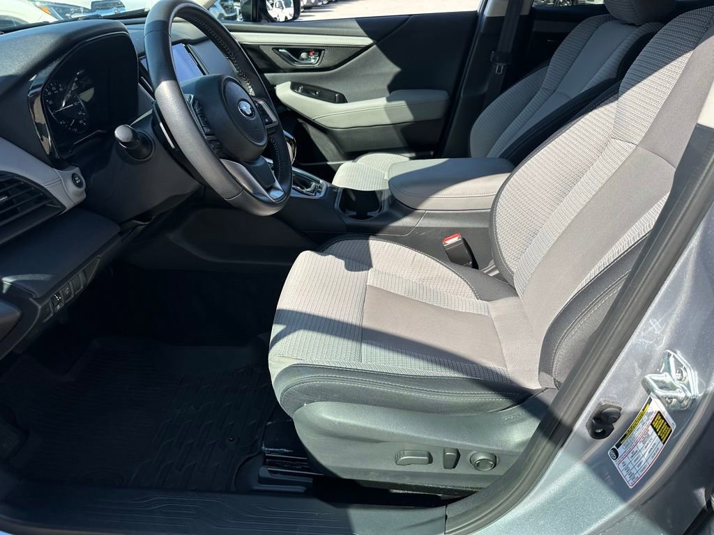 Used 2025 Subaru Outback Premium image 24