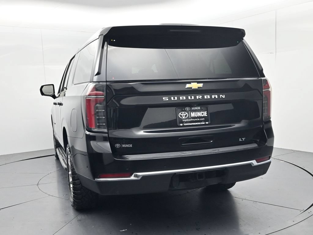 Used 2025 Chevrolet Suburban LT AWD/4WD image 6
