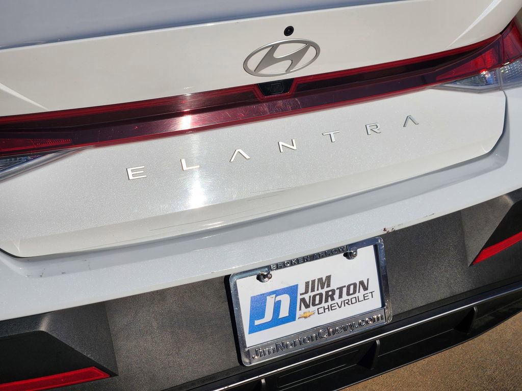 Used 2024 Hyundai Elantra SEL image 14
