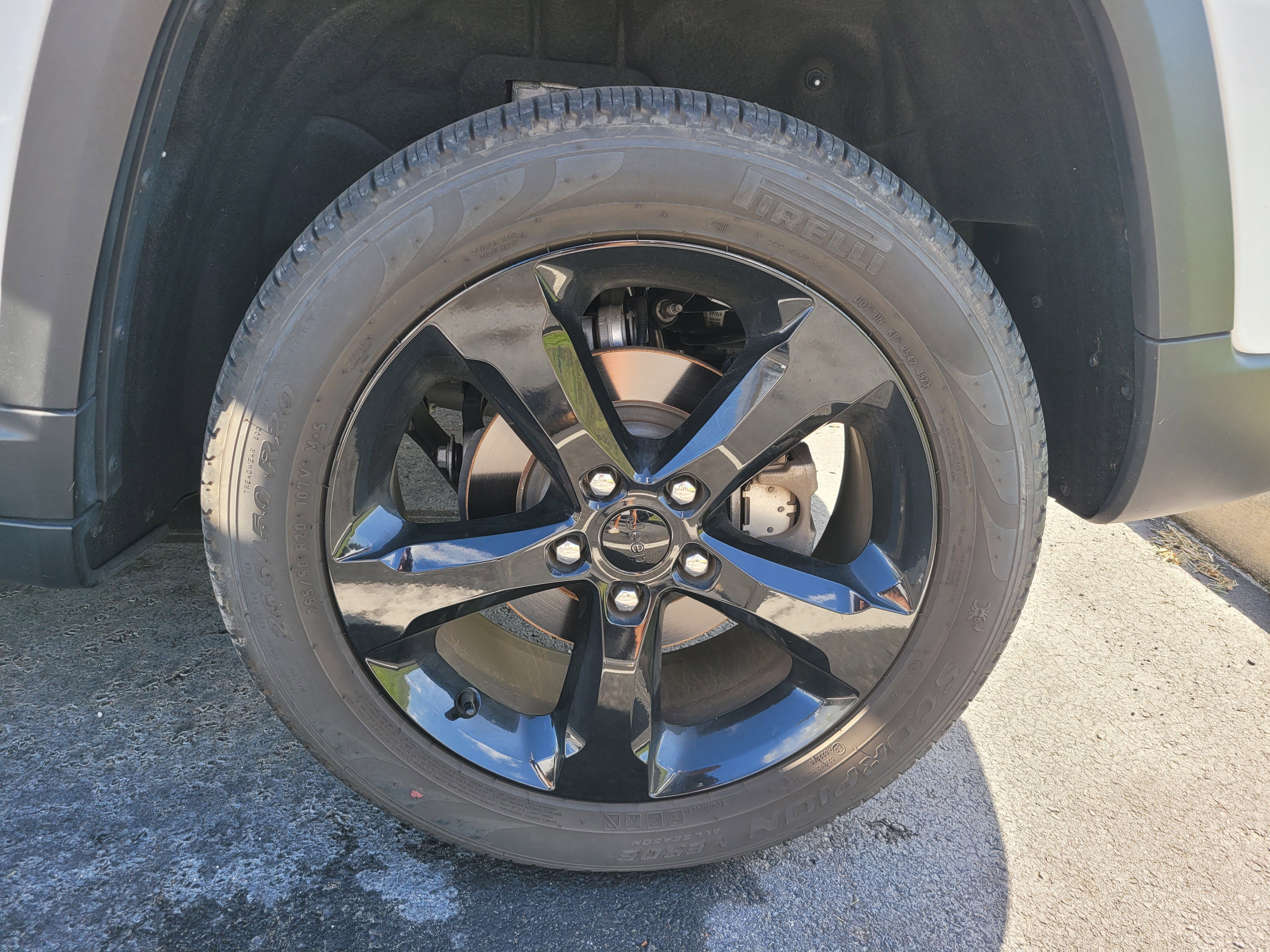 Used 2024 Jeep Grand Cherokee Limited w/ Black Appearance Package image 7