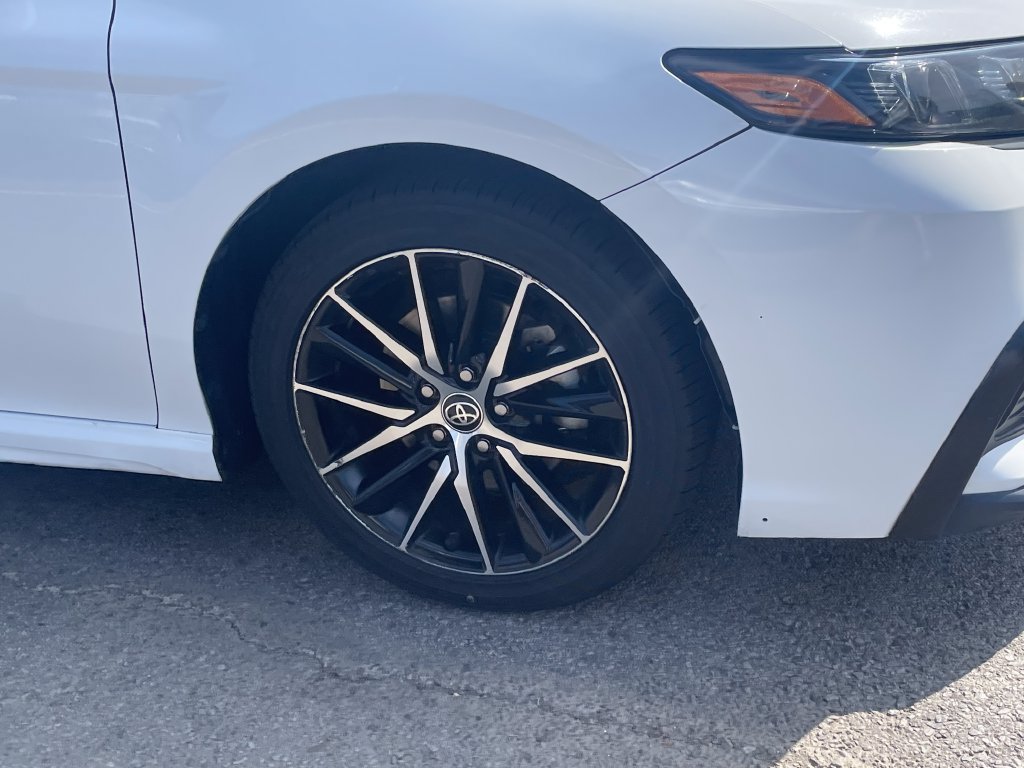 Used 2021 Toyota Camry SE FWD image 4