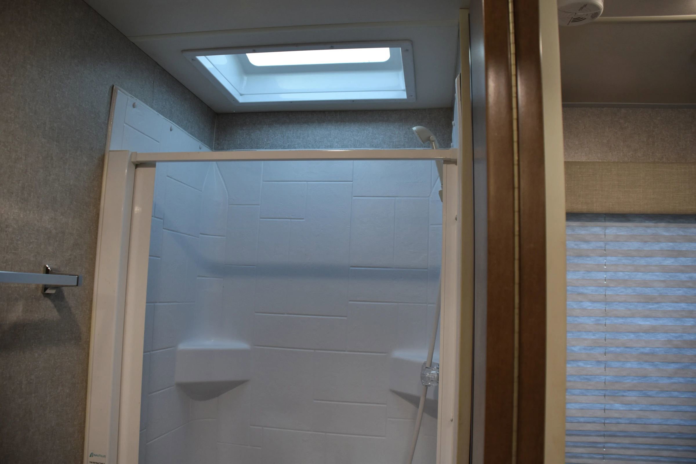 Used 2018 Mercedes-Benz Sprinter 3500 image 24