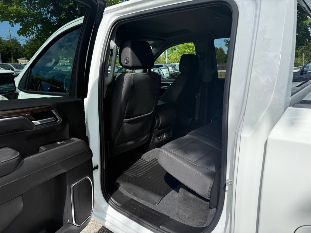 Used 2023 Chevrolet Silverado 1500 LT AWD/4WD image 11