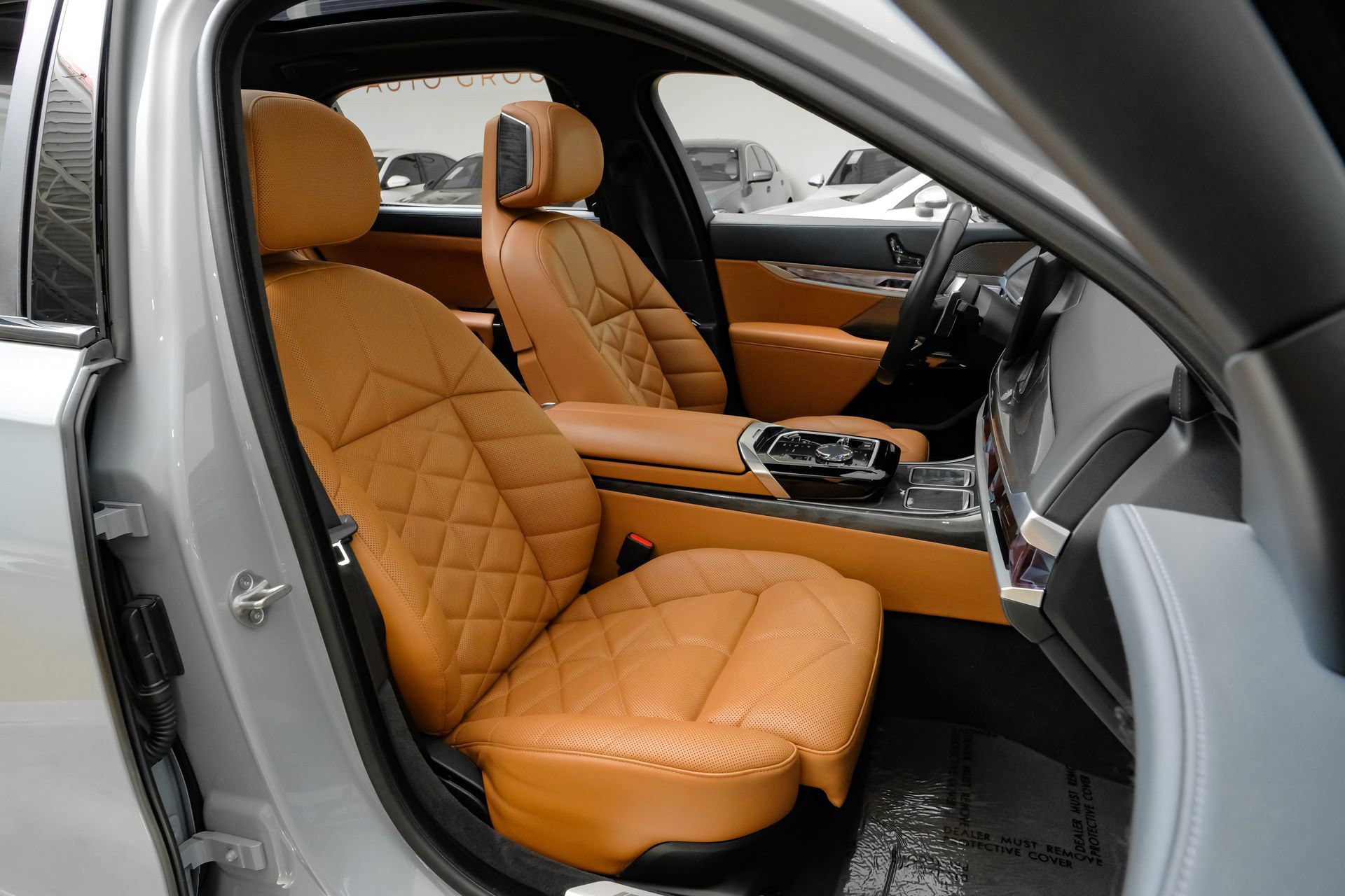 Used 2023 BMW 740i image 37