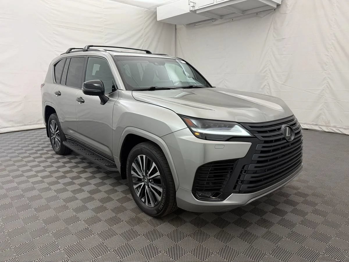 Used 2023 Lexus LX 600 4WD w/ Appearance Package image 4