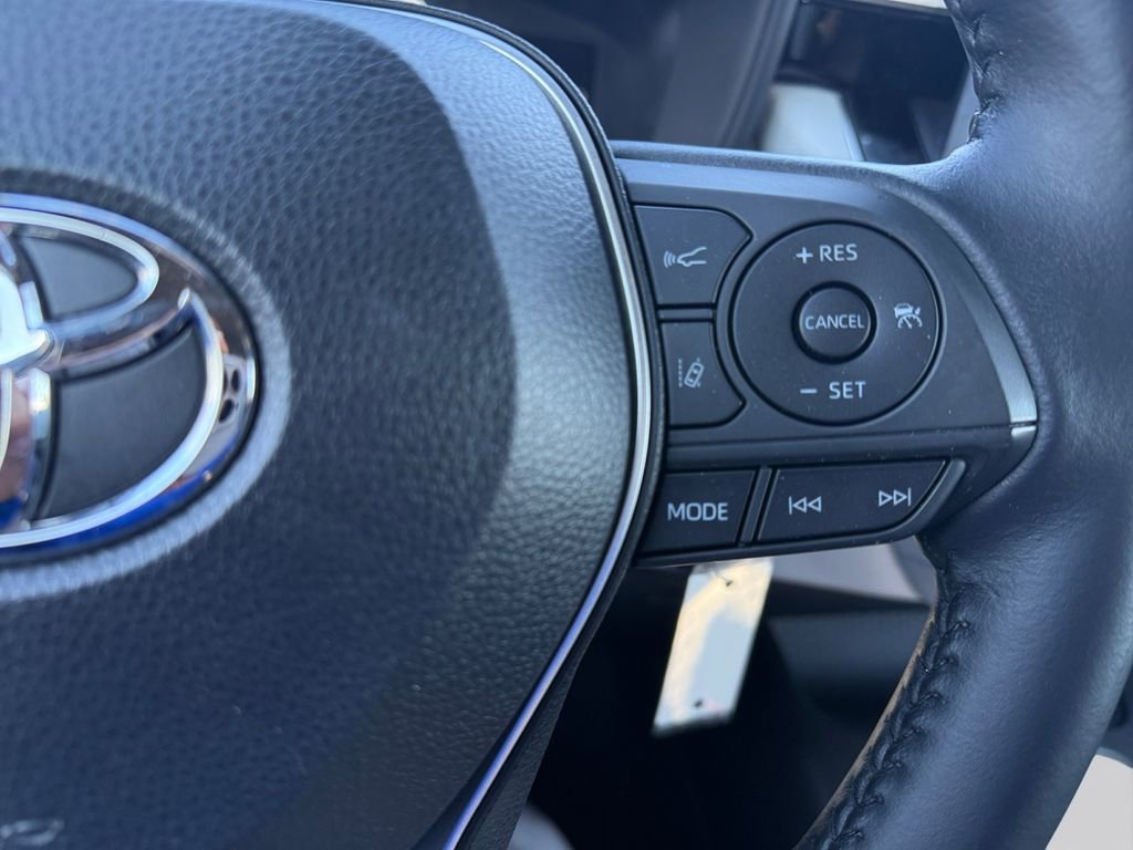 Used 2021 Toyota Corolla SE w/ Carpet Mat Package (TMS) image 19
