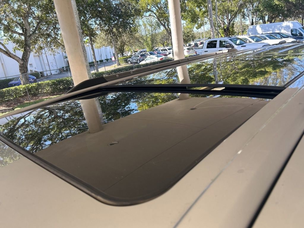 Used 2021 Ford Expedition Max Limited image 15