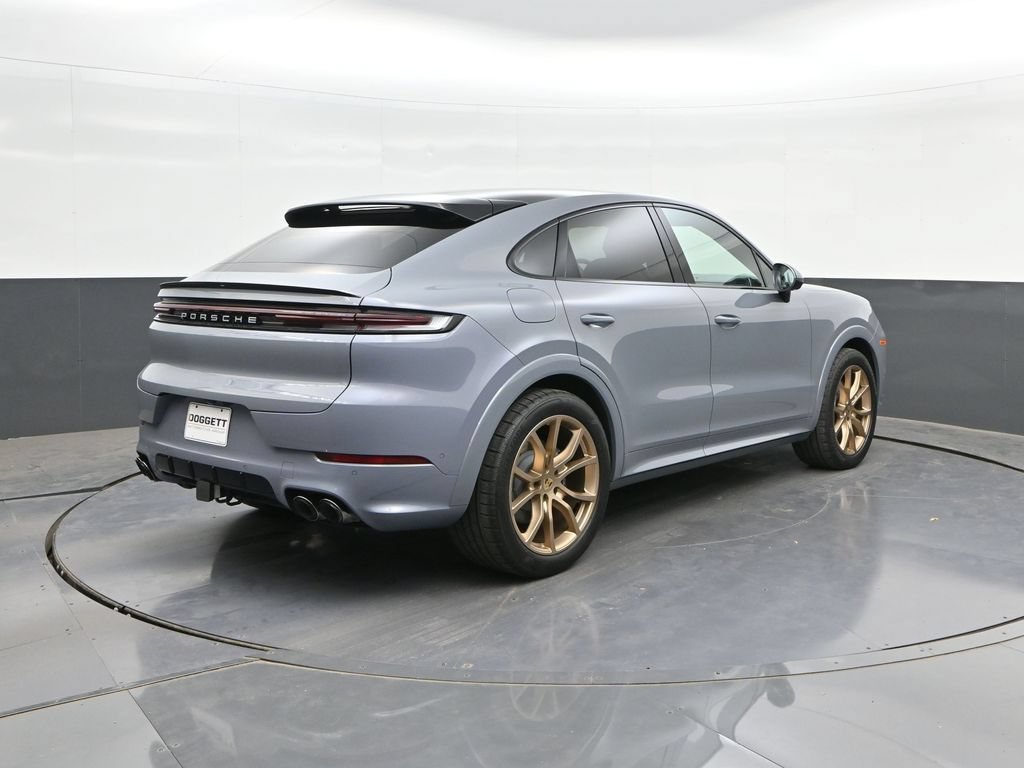 Used 2024 Porsche Cayenne Coupe AWD/4WD image 11