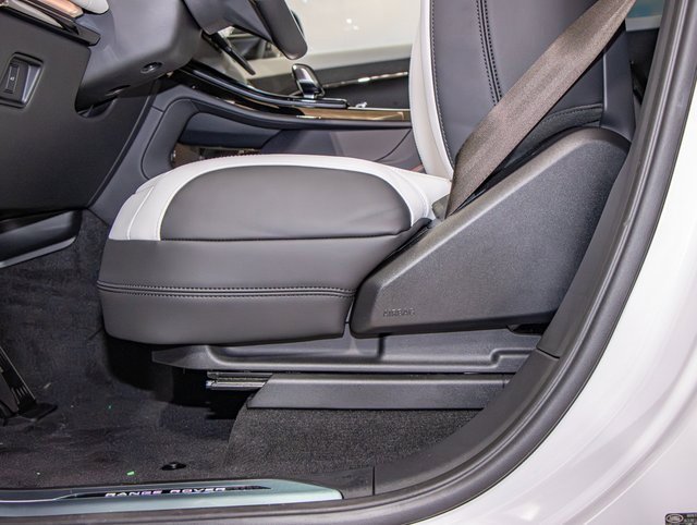 New 2025 Land Rover Range Rover Sport Dynamic SE image 15