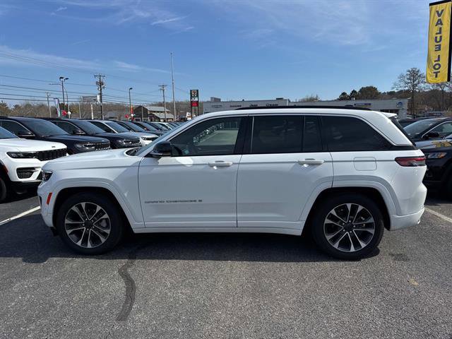 Certified 2025 Jeep Grand Cherokee Overland w/ Luxury Tech Group IV image 5