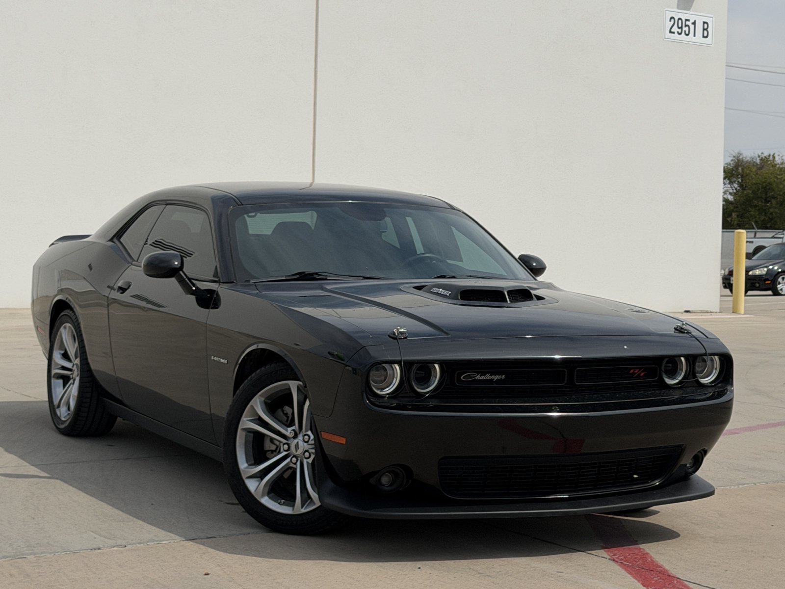 Used 2022 Dodge Challenger R/T w/ Shaker Package RWD image 2
