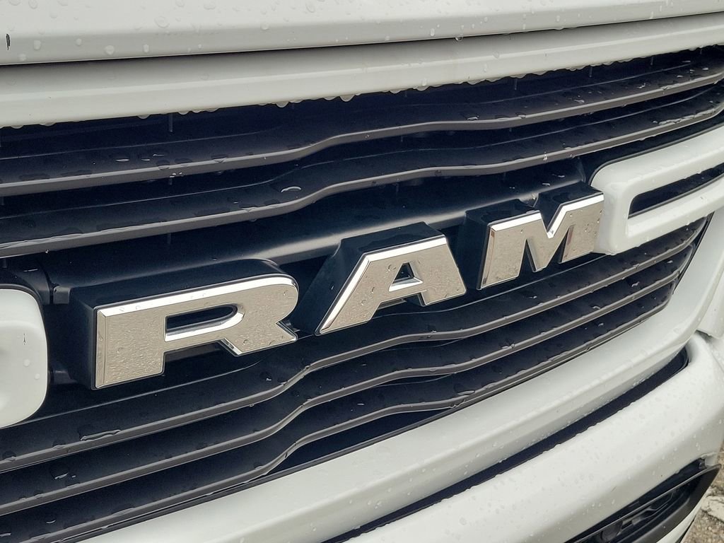 Used 2023 RAM 1500 Laramie AWD/4WD image 5