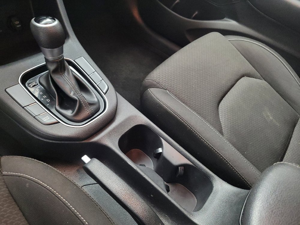 Used 2018 Hyundai Elantra GT image 26