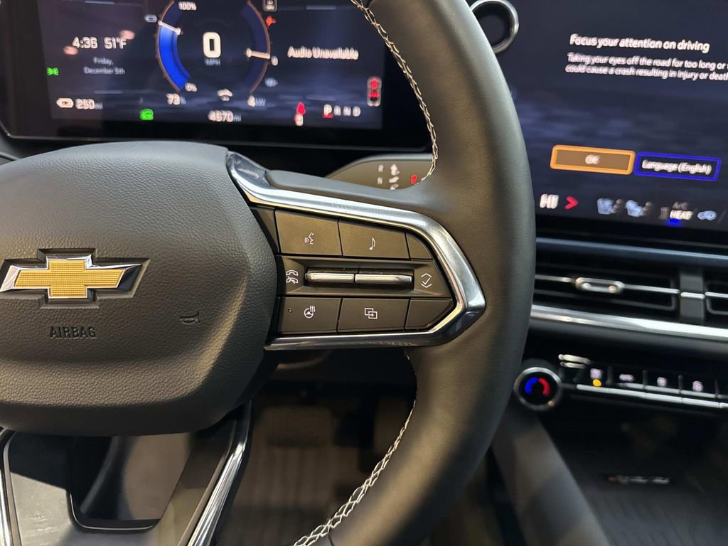 Used 2025 Chevrolet Equinox EV LT w/ Convenience Package II image 24