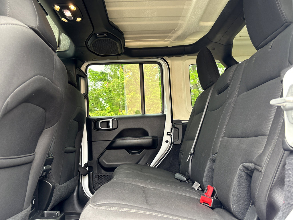 Used 2020 Jeep Wrangler Unlimited Sahara AWD/4WD image 17