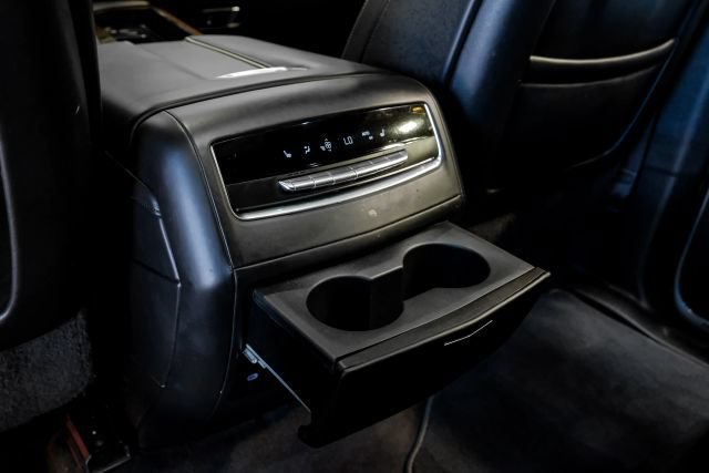 Used 2022 Cadillac Escalade ESV Sport Platinum w/ Heavy-Duty Trailer Package AWD/4WD image 63