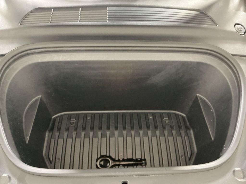 Used 2021 Tesla Model Y Long Range image 10