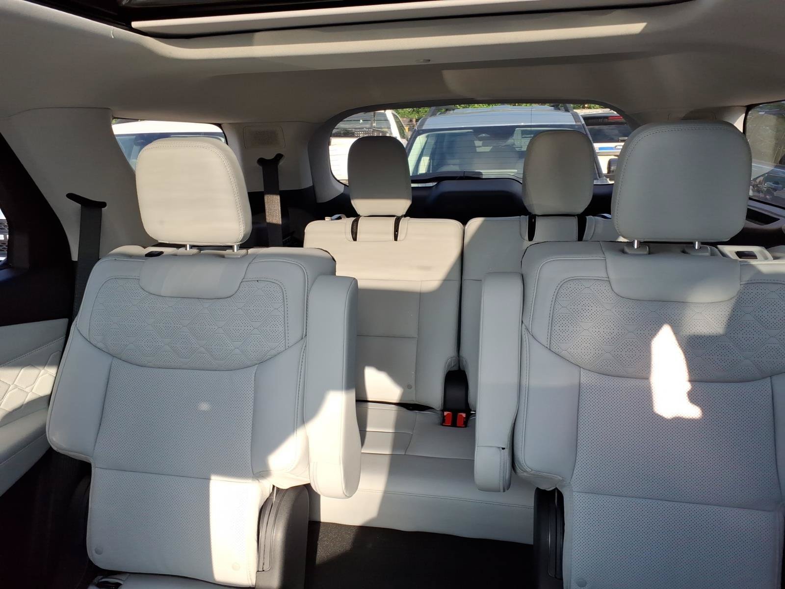 New 2026 Ford Explorer Platinum w/ LUX Leather Package AWD/4WD image 7