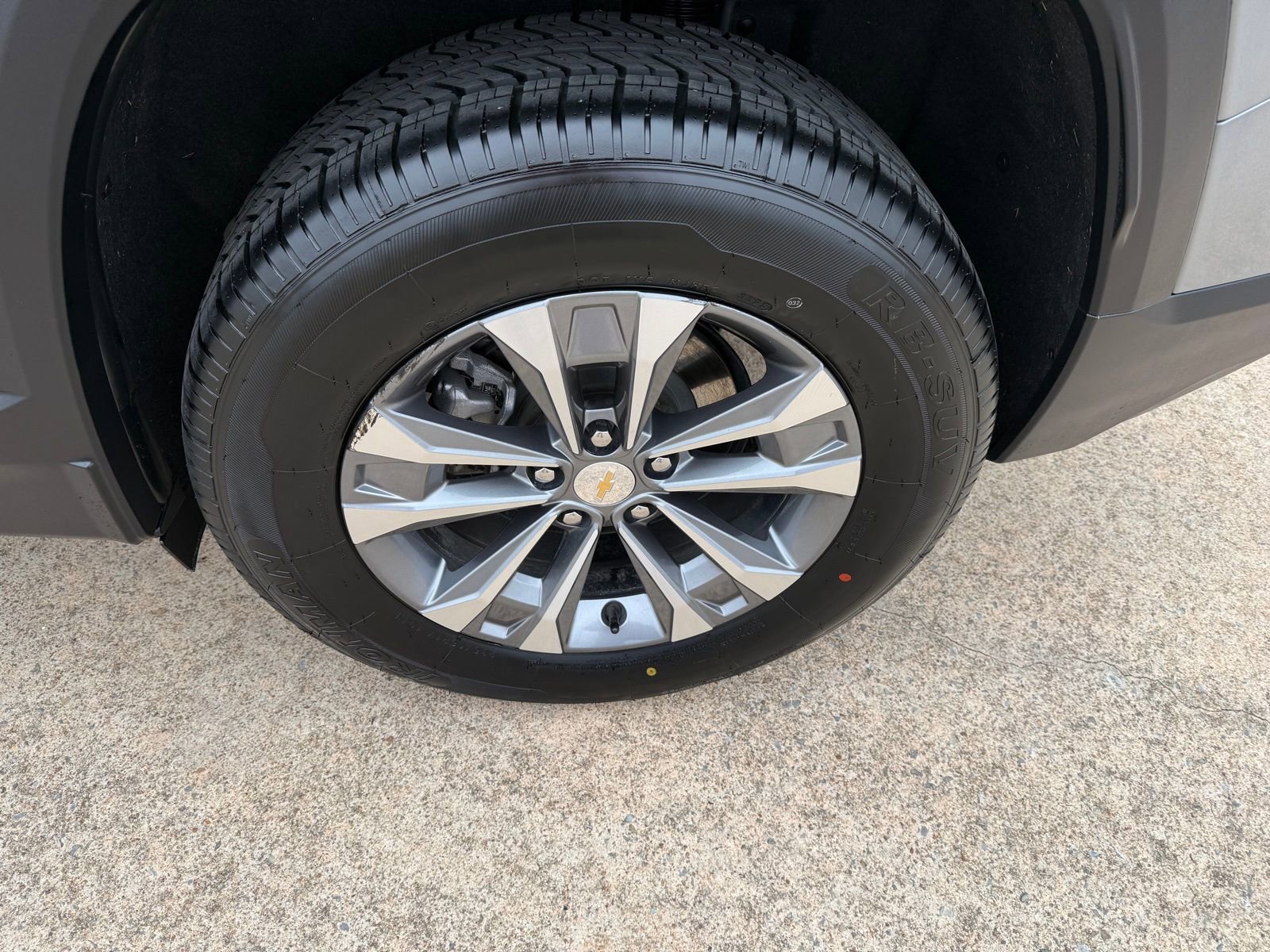 Used 2025 Chevrolet Equinox LT FWD image 9