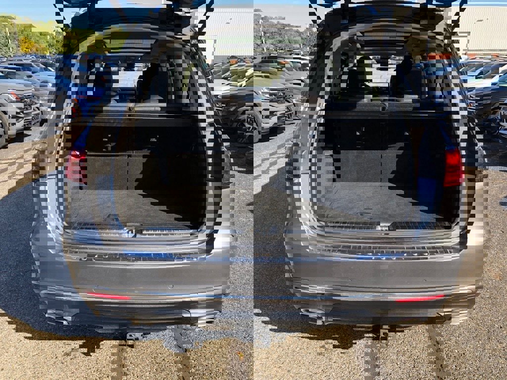 Certified 2024 Mercedes-Benz GLS 450 4MATIC image 41