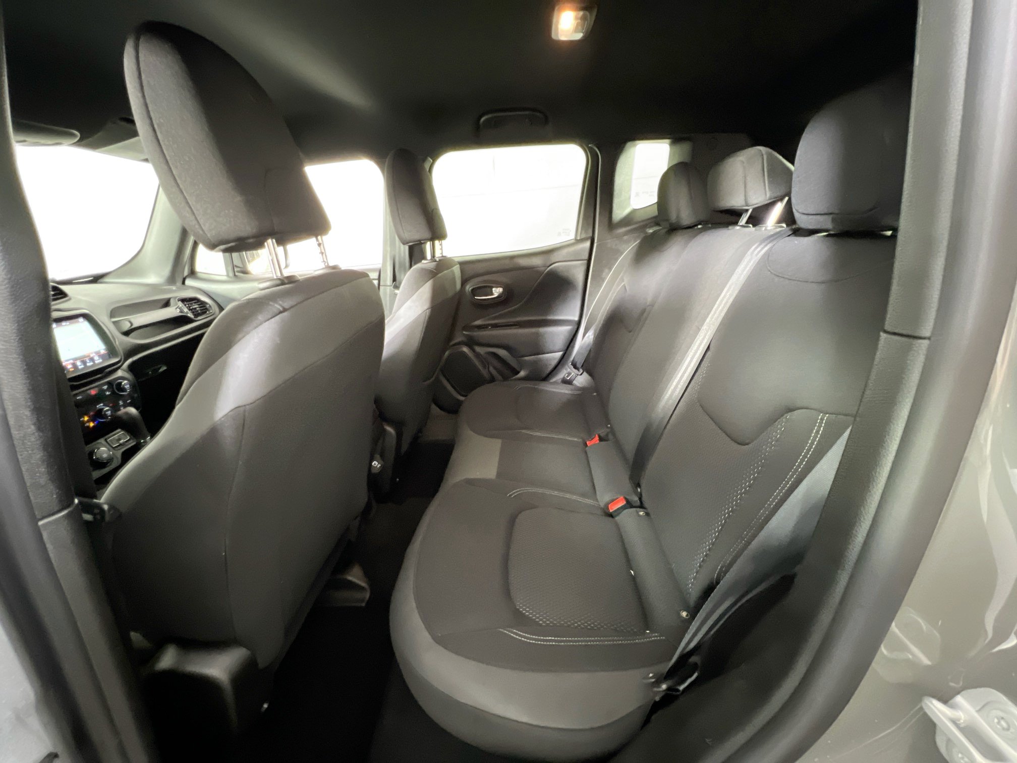 Used 2022 Jeep Renegade Altitude AWD/4WD image 23