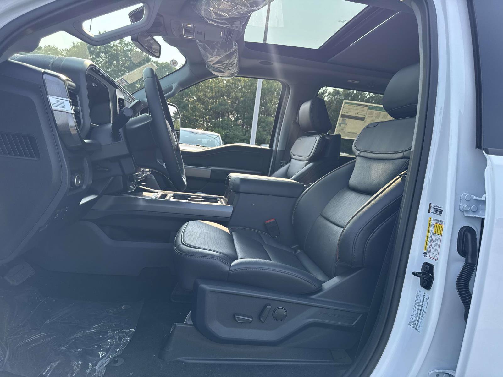 New 2026 Ford F250 Lariat w/ Black Appearance Package AWD/4WD image 19