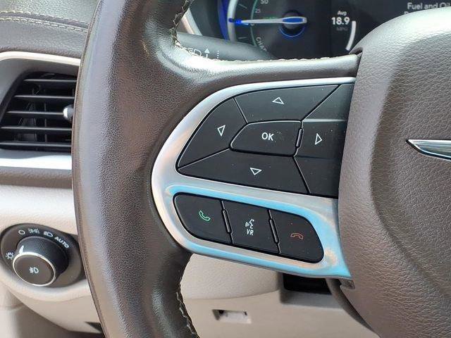 Used 2021 Chrysler Pacifica Touring-L image 11