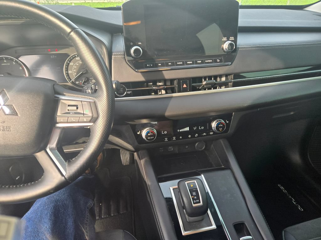 Used 2024 Mitsubishi Outlander SE AWD/4WD image 9