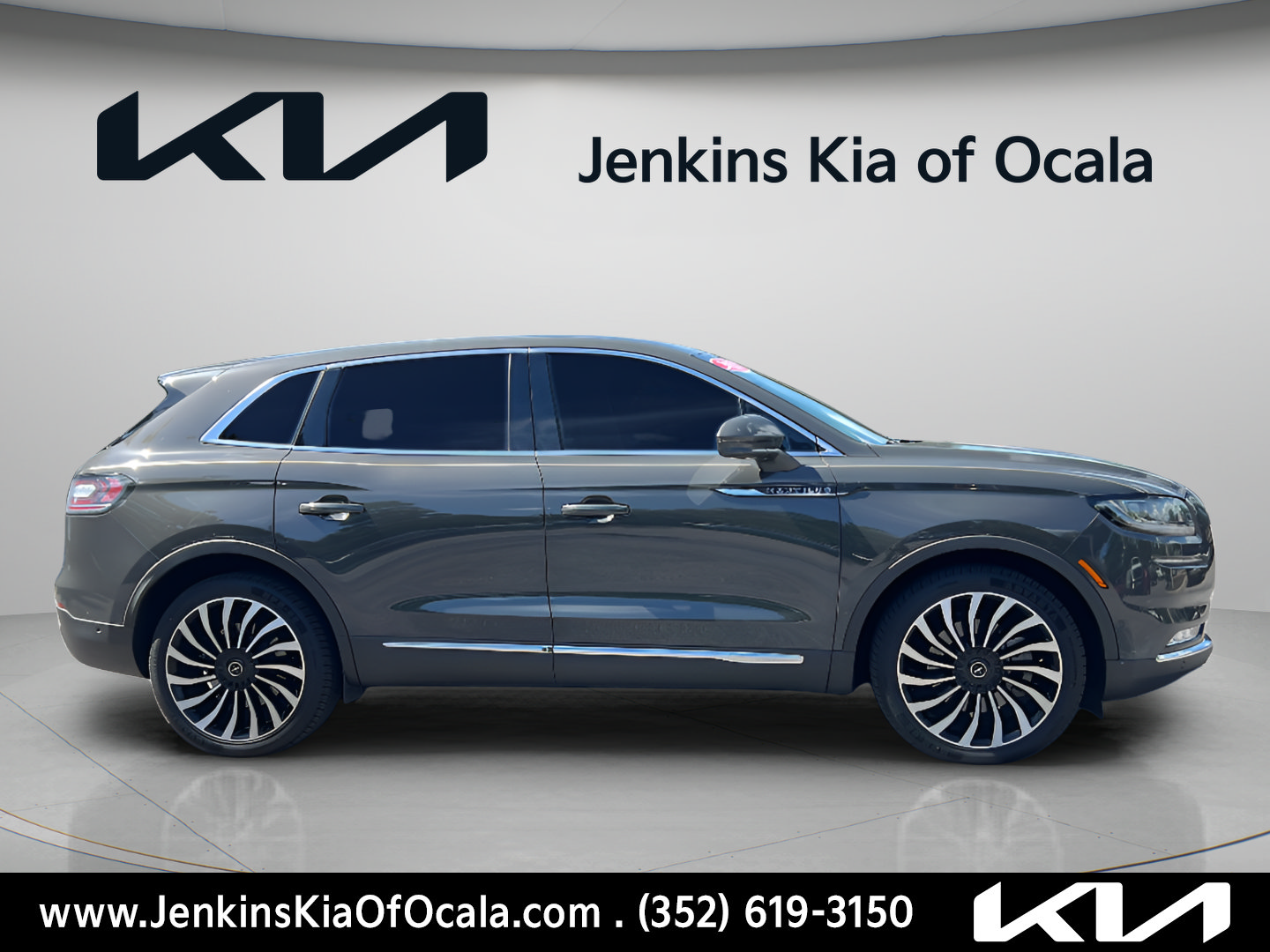 Used 2023 Lincoln Nautilus Black Label w/ Class II Trailer Tow Package AWD/4WD image 2