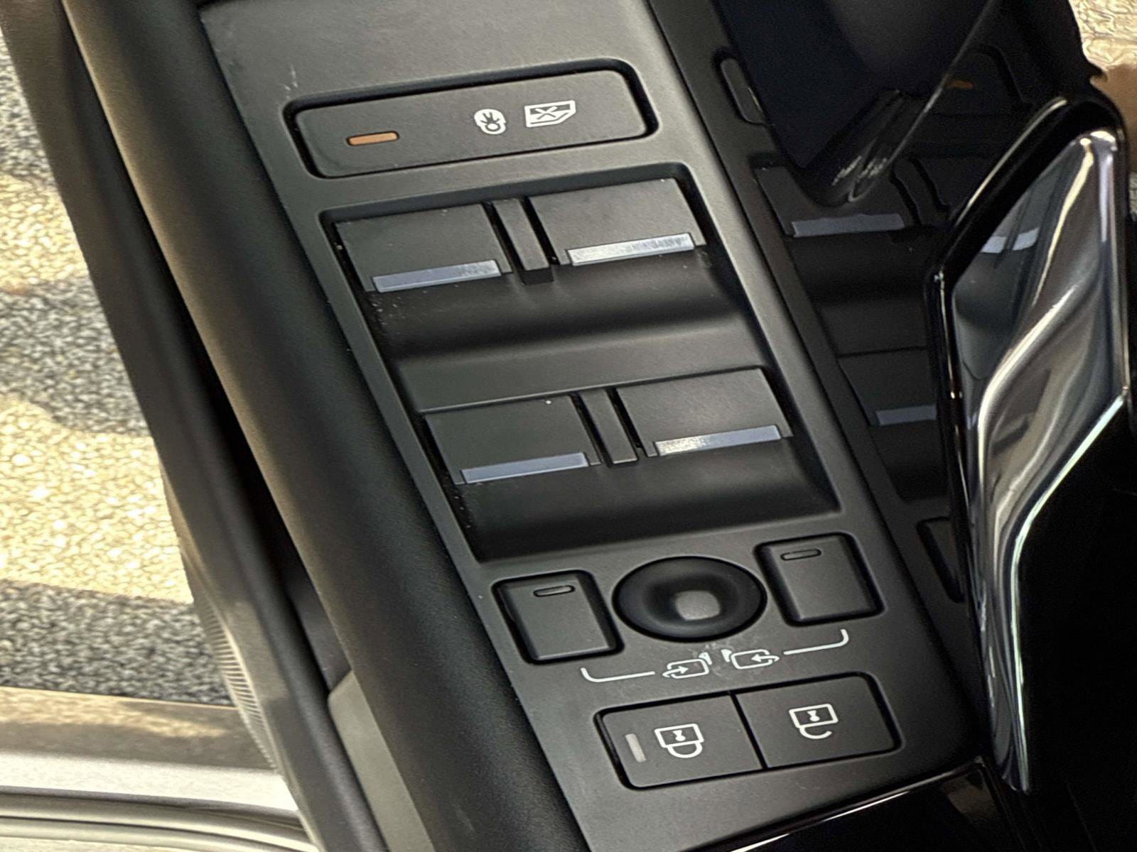 Certified 2025 Land Rover Range Rover Evoque S AWD/4WD image 18