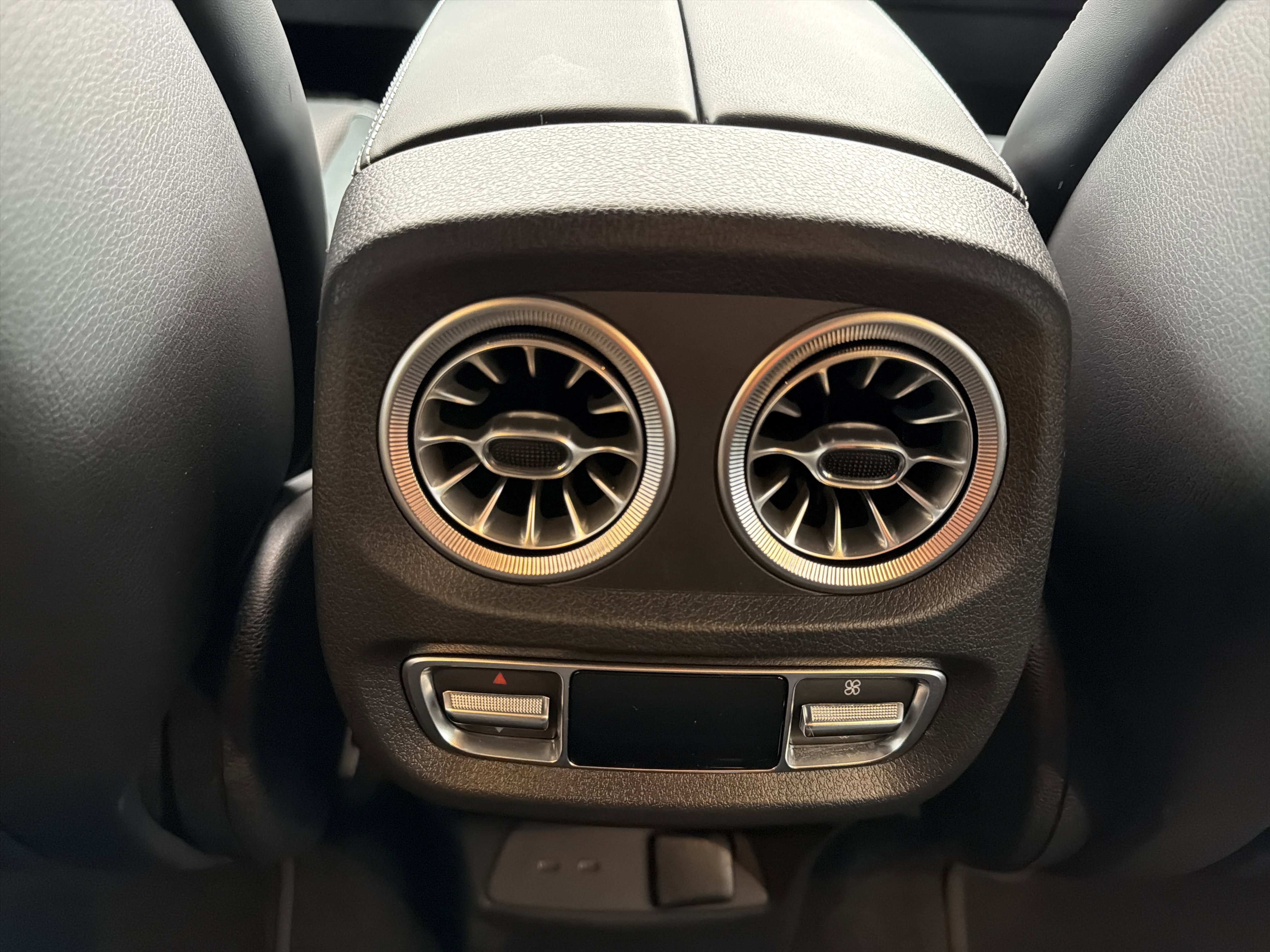 Used 2025 Mercedes-Benz G 63 AMG 4MATIC image 33