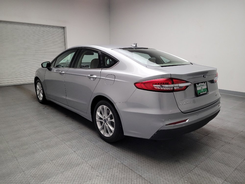 Used 2020 Ford Fusion SE image 5