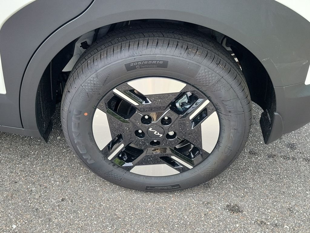 New 2027 Kia Seltos LX FWD image 36