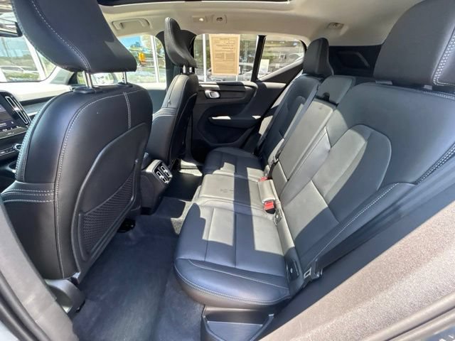 Used 2025 Volvo XC40 B5 Core AWD/4WD image 17