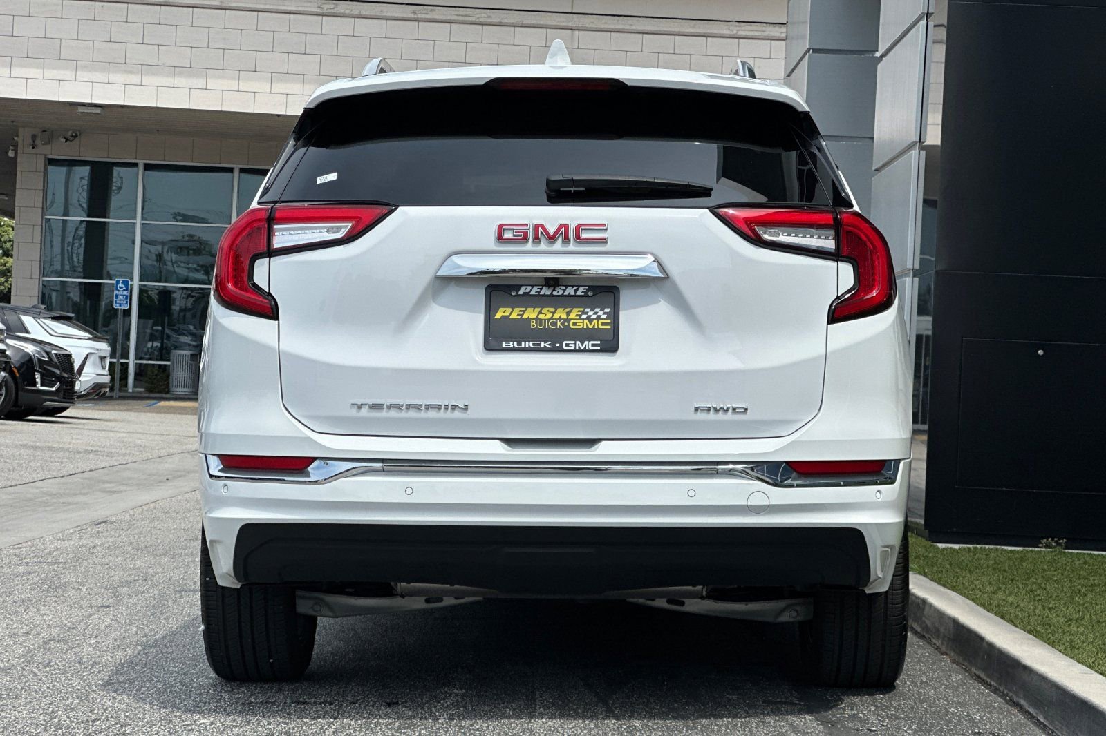 Certified 2024 GMC Terrain Denali w/ Denali Premium Package image 5