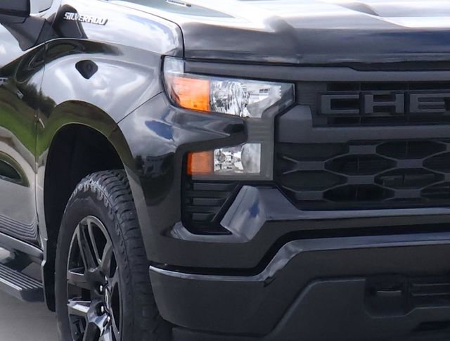 Used 2025 Chevrolet Silverado 1500 Custom image 7