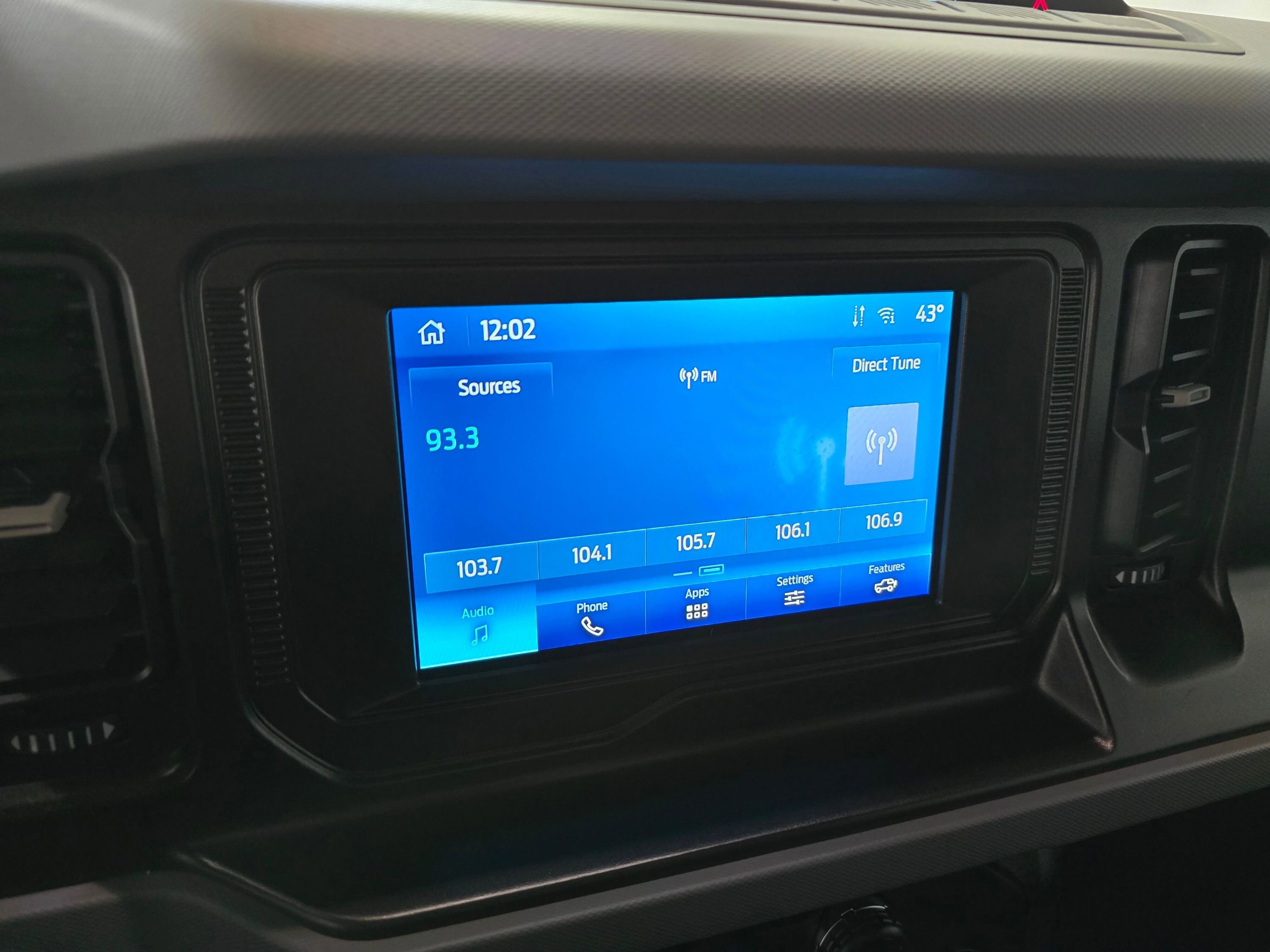 Used 2022 Ford Bronco Base image 33